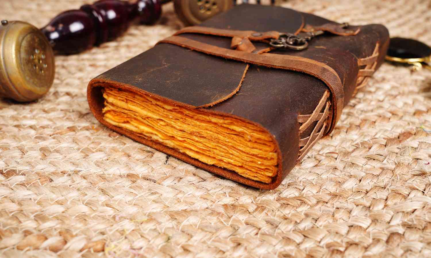 Leather Strap Lock Diary 7x5 Size Colour Paper 200 Brown Colour